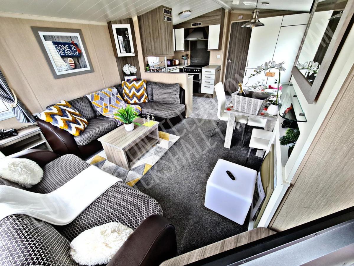Tattershall Luxury Hot Tub Caravan Exterior photo